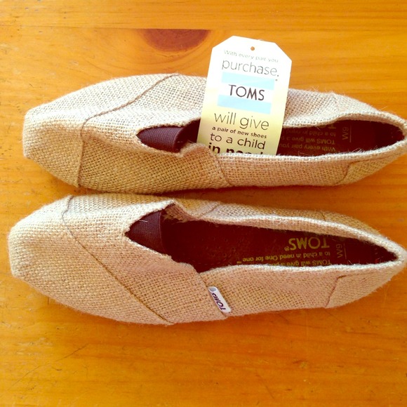 Toms
