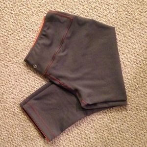 BUNDLED with lululemon crops