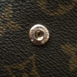 Louis Vuitton authentic wallet! NEGOTIABLE