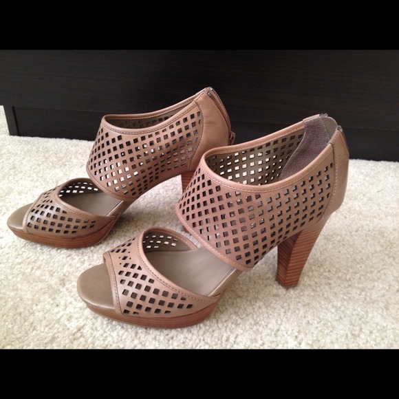 Franco Sarto Shoes - Beautiful Franco Sarto shoes size 7.5. Worn once.