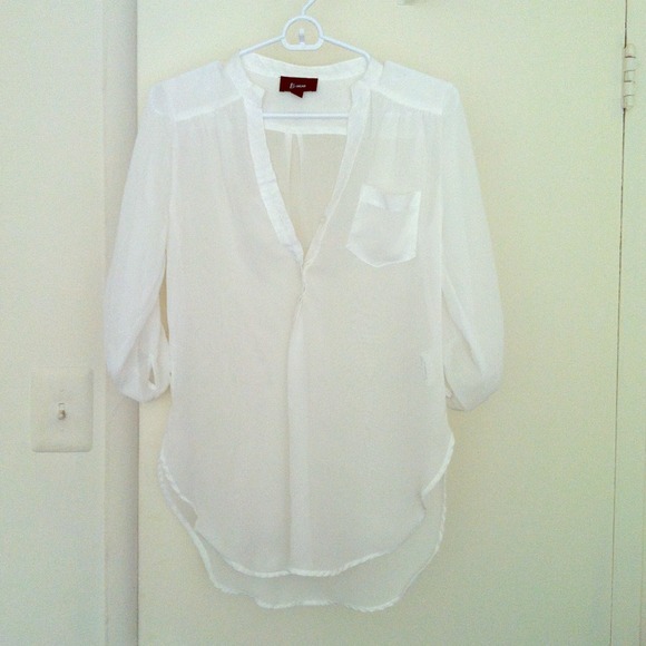 Tops - ❌SOLD IN BUNDLE❌Sheer white blouse/tunic