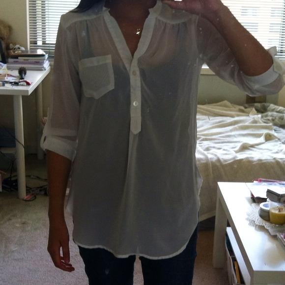 ❌SOLD IN BUNDLE❌Sheer white blouse/tunic - Picture 2 of 2