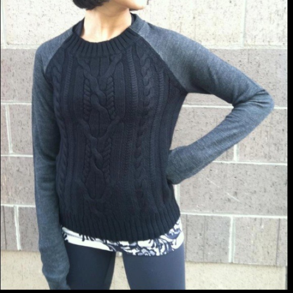 Lululemon St Mortiz sweater sz6 EUC