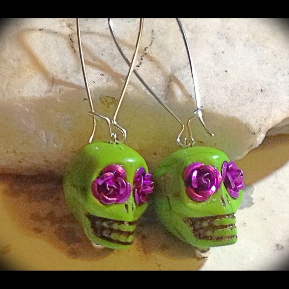 Rosa Muertita Skull Earrings
