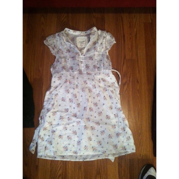 Dresses & Skirts - Floral Dress