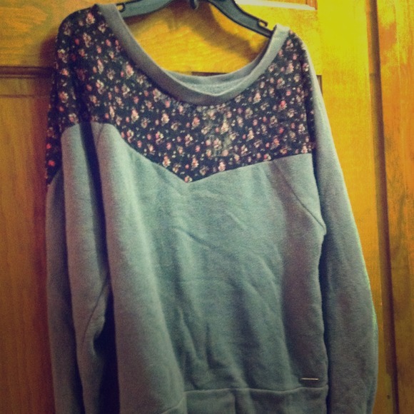 Grey sweater with flower design