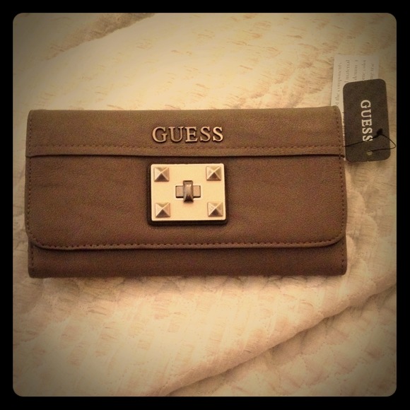 Brand new guess wallet