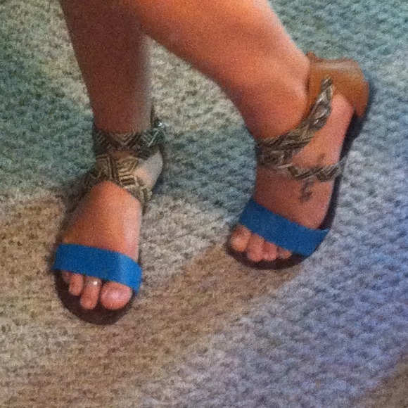 ❌SOLD IN BUNDLE❌ - Picture 3 of 3