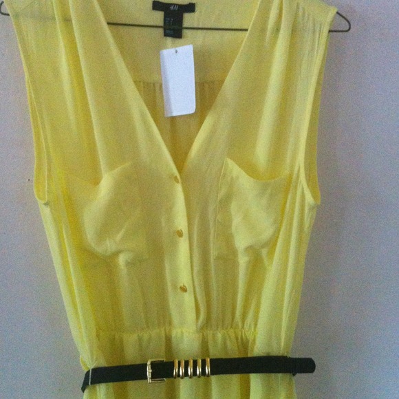 NEW Sleeveless Dress - Picture 2 of 3