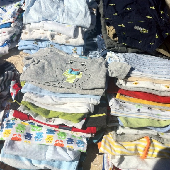 Baby clothes newborn to 6 months - Picture 3 of 4