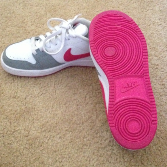 Nike sneaks