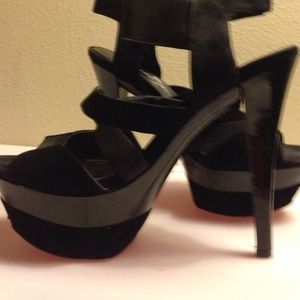 Jessica Simpson heels