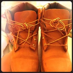 Timberlands,men's 5, women's 7