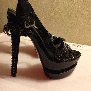 Black stiletto !
