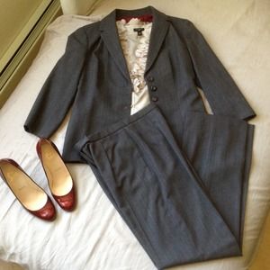 Like new condition pine strip dark grey suit