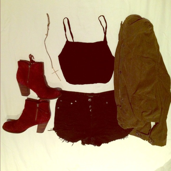 SOLD💗Black Minkpink high waisted shorts