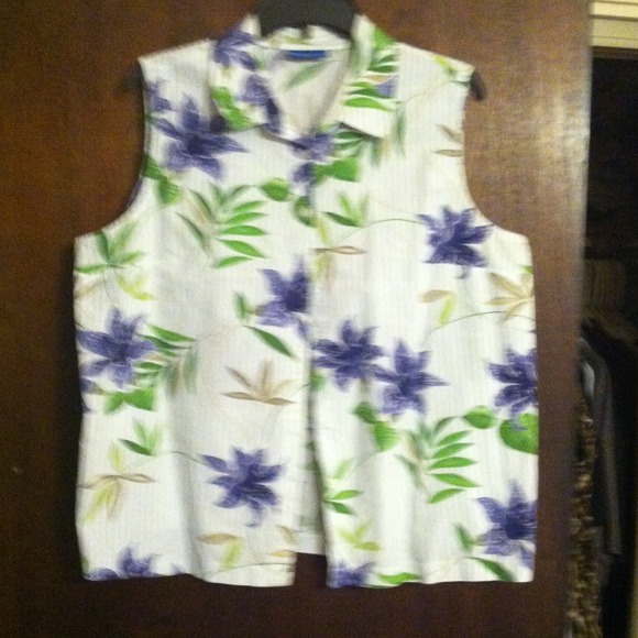 Sleeveless cotton shirt
