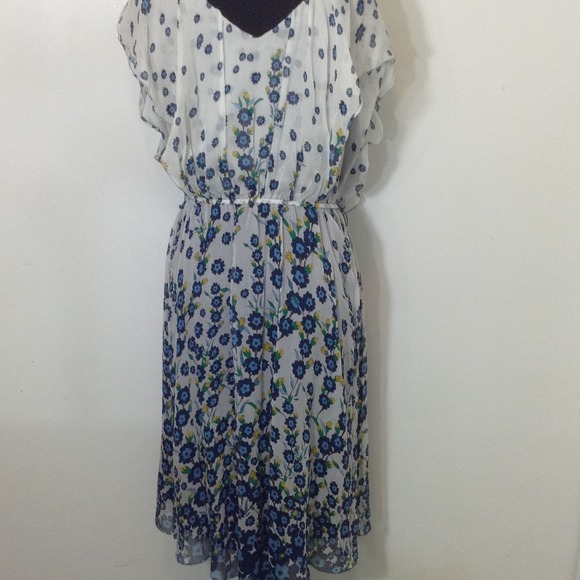 π’SOLDπ’DVF Silk Chiffon Feminine Floral Dress - Picture 3 of 4