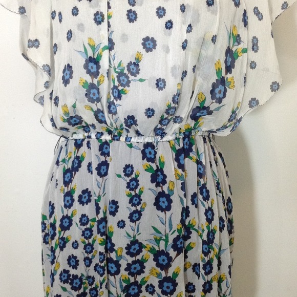 π’SOLDπ’DVF Silk Chiffon Feminine Floral Dress - Picture 4 of 4