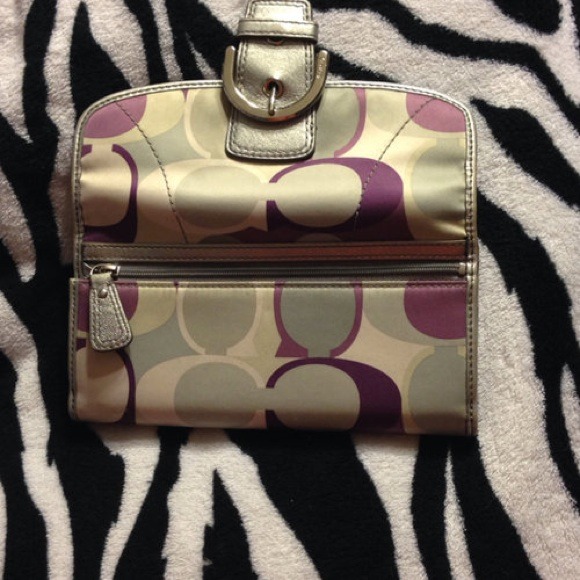 ⚠️Sateen Coach Tri-Fold Wallet⚠️ - Picture 4 of 4