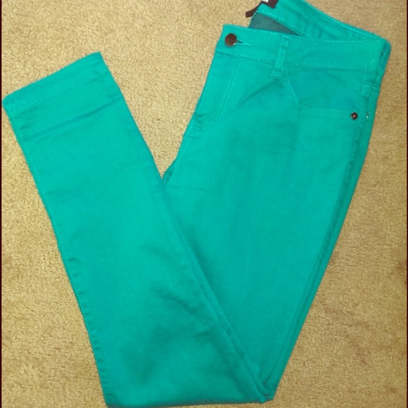 NWOT Turquoise/Teal denim jeans