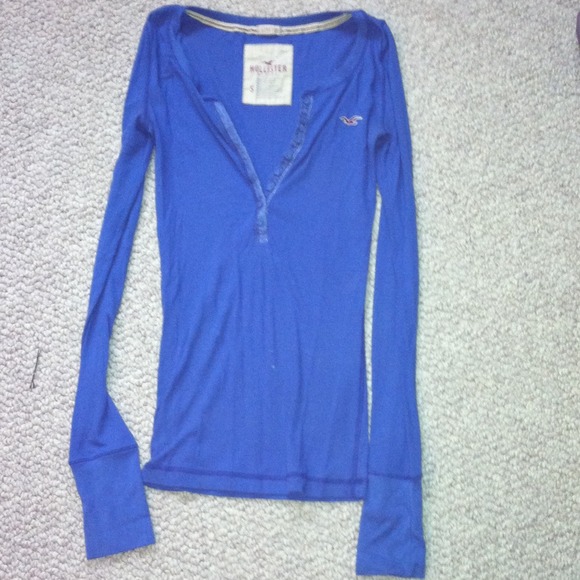 HOLLISTER long sleeve shirt.