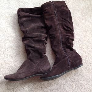 🚫SOLD🚫 Brown suede boots size 7.5.