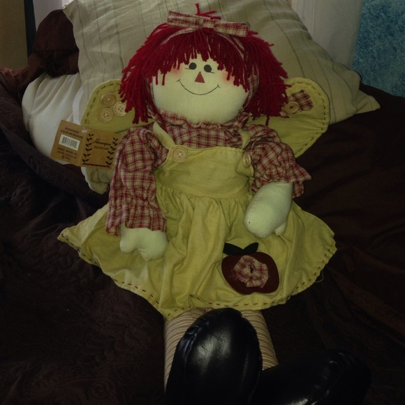 @bev1260 for Bundle : raggedy Ann and plates