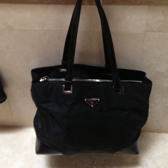 Prada tote - Picture 2 of 5