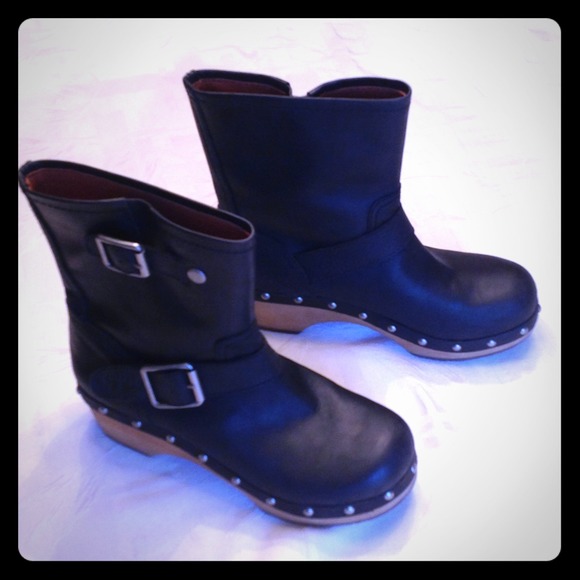 Lucky Brand Boots - Lucky Brand black studded clog boots