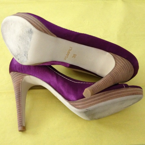 Pompili Purple satin pumps with open toe. - Picture 3 of 3