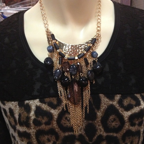 NWT Statement Necklace & Earrings Set. - Picture 1 of 3