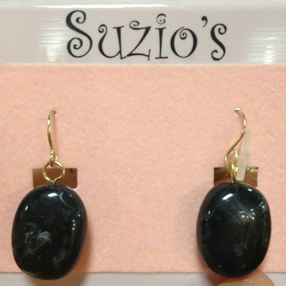 NWT Statement Necklace & Earrings Set. - Picture 3 of 3