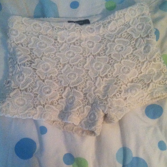lace shorts forever 21 sz small 20$