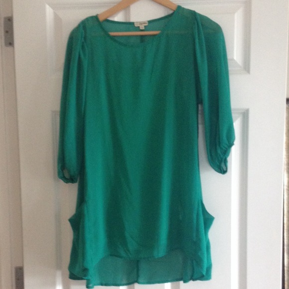 Green top with pockets
