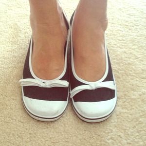 Black and white casual heel