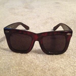 Oversized Wayfarer Sunglasses