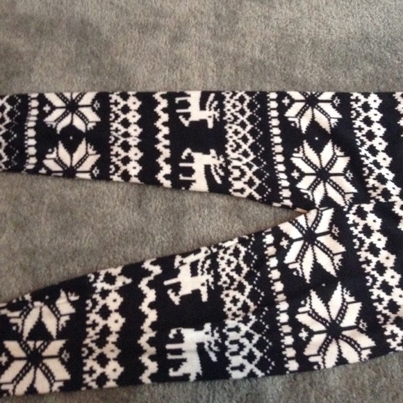 Nordic print black and white leggings