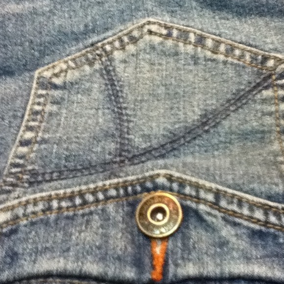 Cute capris! - Picture 4 of 4
