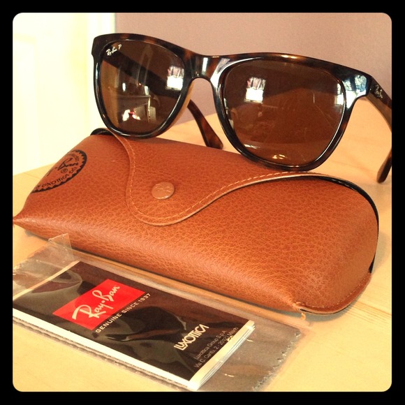 🚫SOLD🚫 New Ray-Ban Polarized Wayfarers