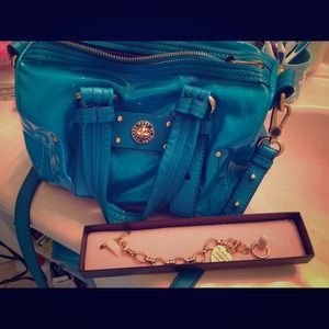 Blue Marc Jacobs purse & juicy bracelet