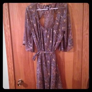 Dress with 3/4 length sleeves