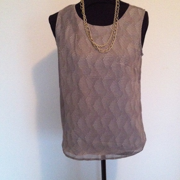 Gap sleeveless, fully-lined top