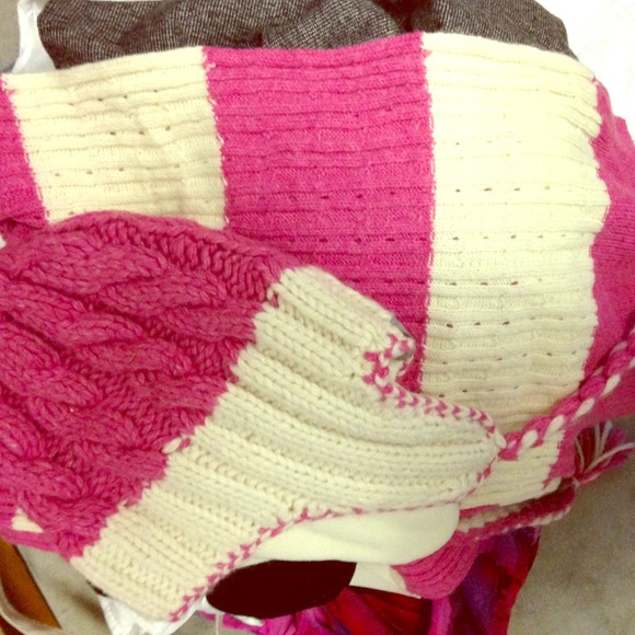 💰💰💰SOLD💰💰💰American Eagle Scarf and Hat Set