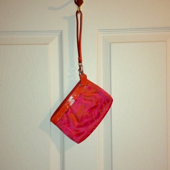 🚫 SOLD 🚫 Pink/Orange Coach wristlet