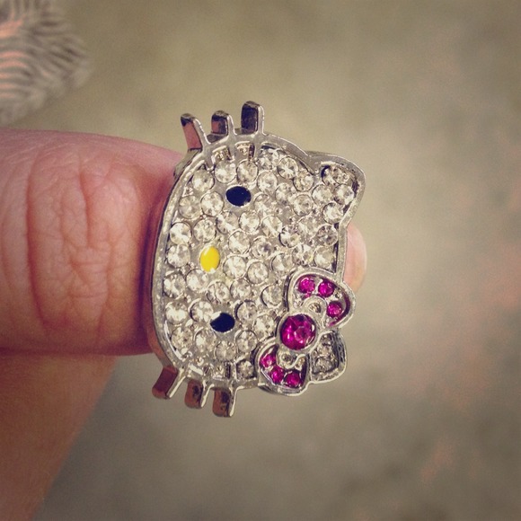 💰💰SOLD💰💰 Hello Kitty Ring