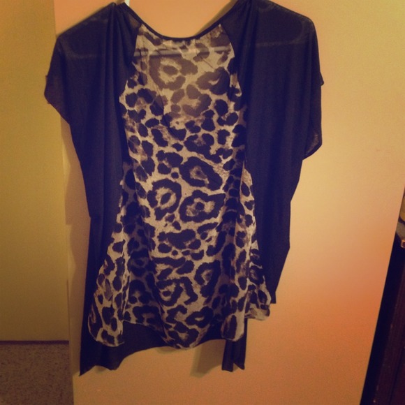 🚫sold🚫Leopard / cheetah print boutique flowy top