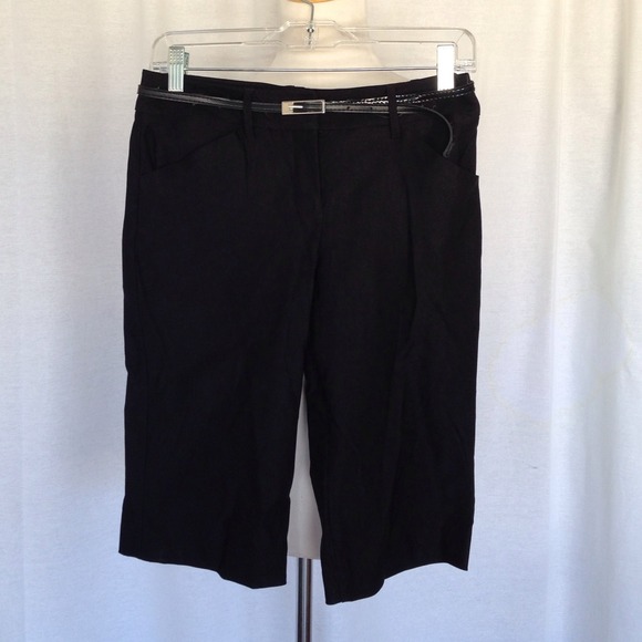 Black Bermuda shorts - Picture 2 of 3