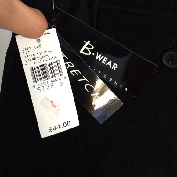 Black Bermuda shorts - Picture 3 of 3