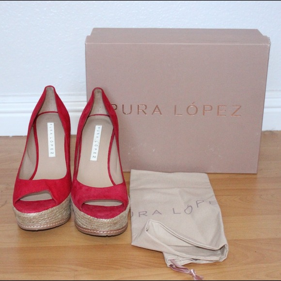 Pura Lopez Wedge Sandal. Sz 7.5